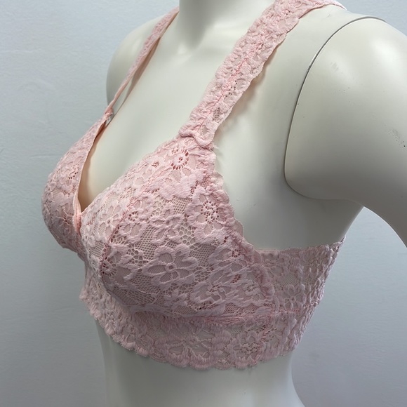Pink Flower Lace Bralette w/ Removable Bra Pads - Picture 2 of 9